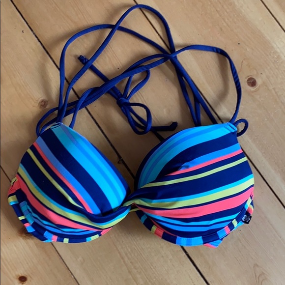 Striped bikini - Picture 2 of 3